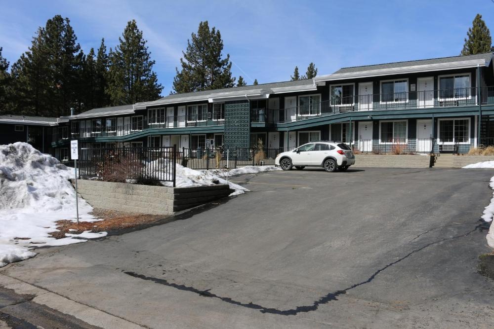 Bluelake Inn @ Heavenly Village